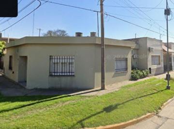 Casa · 113m² · 4 Ambientes · 1 Cochera · Venta - San Nicolas - Casa 3 Dormis - Apta Credito.
