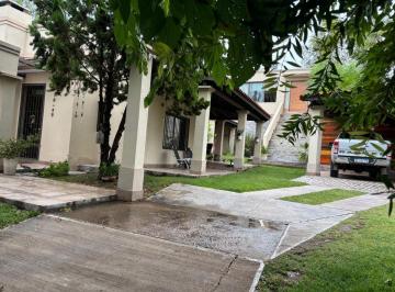 Casa · 310m² · 10 Ambientes · 3 Cocheras · Casa de Categoria en Venta en Vistalba