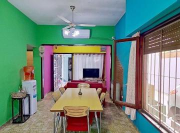 Casa · 130m² · 3 Ambientes · 1 Cochera · Venta Casa 3 Ambientes en Ezpeleta, Quilmes