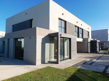 Casa · 90m² · 3 Ambientes · 2 Cocheras · Duplex 2 Dorm. Venta City Bell El Quimilar