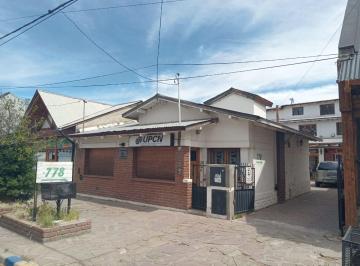 Casa · 150m² · 4 Ambientes · 2 Casas en El Centro de Esquel. Exclusivo!