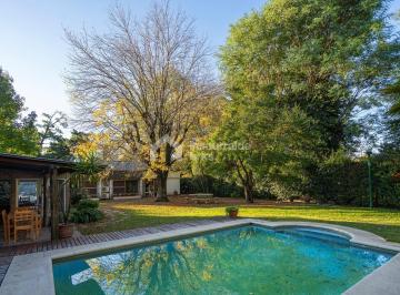 Casa · 153m² · 3 Ambientes · 5 Cocheras · Se Vende Hermosa Casa Quinta con Pileta, Quincho y Parrilla - Lote 1060 m² - en "El Trebol", Ezeiza