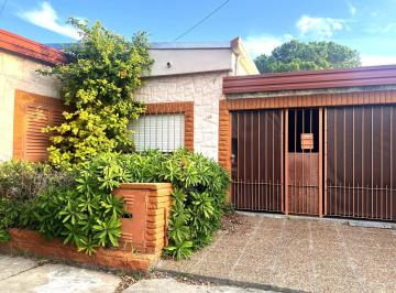 Casa · 120m² · 6 Ambientes · 1 Cochera · Casa en Ensenada