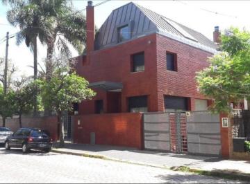 Casa de 6 ambientes, Vicente López · Excelente Casa en Impecable Estado