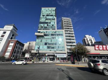 Local comercial · 210m² · Local en Libertador y Quesada