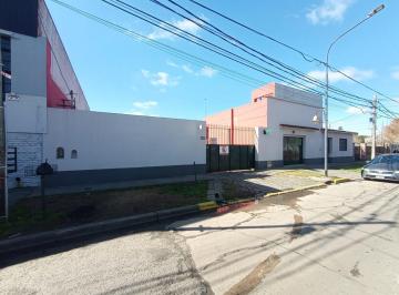 Oficina comercial · 520m² · Venta de Terreno con 2 Casas de 3 Ambientes, Cochera y Tinglado
