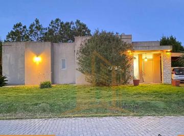 Casa de 5 ambientes, Campana · ¡Ideal Para Vivir con Tu Familia!