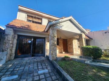 Frente de la casa · Villa Cabrera, Importante Propiedad