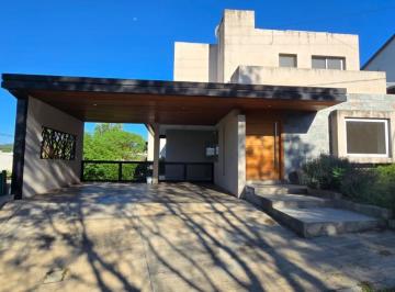 Casa · 169m² · 4 Ambientes · 2 Cocheras · Venta Casa en La Estanzuela 3 Dorm.