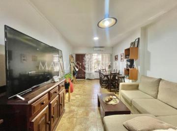 Casa · 112m² · 4 Ambientes · 1 Cochera · Casa 4 Ambientes. | Ada Elflein 2525