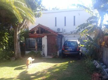 Casa · 110m² · 3 Ambientes · 1 Cochera · Chalet Sobre Lote de 8.66x38 de Dos Plantas en San Fernando