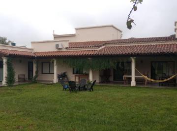 Casa · 279m² · 4 Ambientes · 2 Cocheras · Exc. Casa Vta 3 Dor Pileta/qcho/asador La Aguada