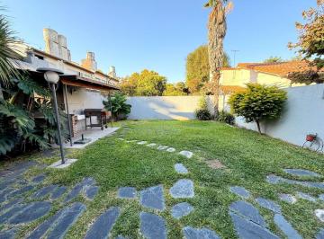 Casa · 170m² · 6 Ambientes · 1 Cochera · Casa 4 Dorm. Jardin Garage Olivos