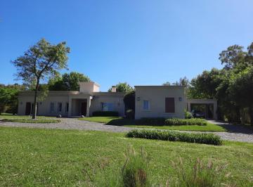 Casa · 46300m² · 6 Ambientes · Espectacular Casa en Venta, barrio Quebradas Villa Rural, Baradero