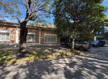 Casa de 4 ambientes, Lomas de Zamora · Casa en Muy Buena Ubicacion!