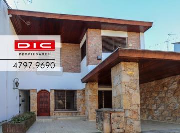 Casa · 226m² · 7 Ambientes · 1 Cochera · Chalet 4 Dorm. Venta - Carapachay