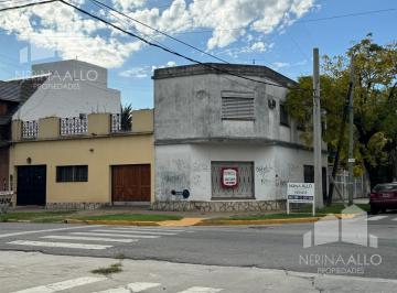 Casa · 200m² · 4 Ambientes · 1 Cochera · Alquiler Comercial Casa Local Ituzaingó Norte