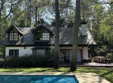 Casa · 172m² · 5 Ambientes · 1 Cochera · Casa Carilo - Pinamar - Alquiler 24 Meses