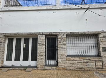 PH · 93m² · 3 Ambientes · 1 Cochera · PH en Venta en Saenz Peña