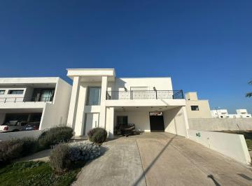 Casa de 4 ambientes, Córdoba · Venta Casa de Categoría en Docta Córdoba, Etapa 1 - 3 Dorm.