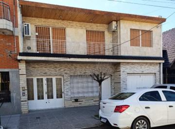 Casa de 7 ambientes, La Matanza · Casa en Dos Plantas de 7 Ambientes 2 Cocheras Excelente Zona