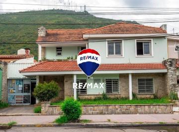Casa · 400m² · 4 Ambientes · 1 Cochera · Casa 4 Dorm Venta Av Bicentenario Zona Shopping