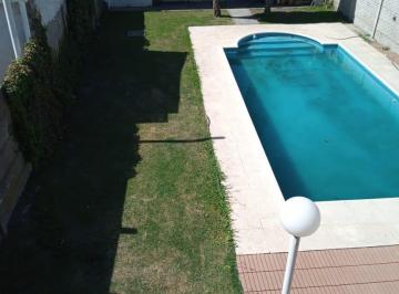 Casa · 221m² · 3 Ambientes · 1 Cochera · Casa en Venta en Azul Ubicada en Mesura 772