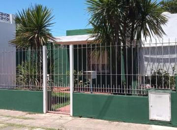 Casa · 75m² · 3 Ambientes · 1 Cochera · Venta Casa Americana de 3 Ambientes Moron Sur