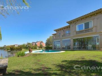 Casa · 520m² · 5 Ambientes · 2 Cocheras · Hermosa Casa en Los Castores 2