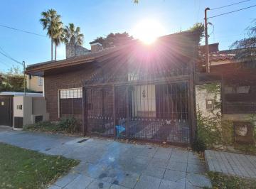 Casa de 4 ambientes, Quilmes · Quilmes - Venta Chalet 3 Dorm., 2 Cocheras