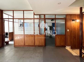 Local comercial · 200m² · 7 Ambientes · Local en Alquiler