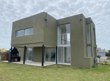Casa · 192m² · 4 Ambientes · Venta - Casa - Lote Cerrado El Canton - Permuta