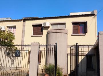 Casa · 98m² · 3 Dormitorios · 1 Cochera · Impecable Casa de 3 Dorm., B° Jorge Newbery