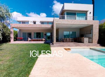 Casa · 327m² · 7 Ambientes · 2 Cocheras · Casa en Venta Al Lago en Lagos del Golf, Nordelta