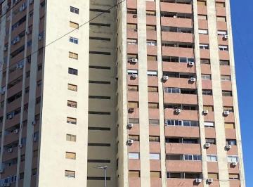 Departamento · 56m² · 3 Ambientes · Venta 3 Ambientes Al Frente Sobre Av Pavon.