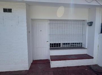 Casa · 90m² · 5 Ambientes · 1 Cochera · Venta Casa en Granadero Baigorria con Jardin