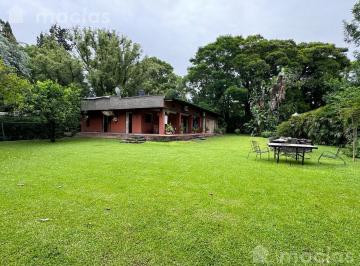 Local comercial , San Miguel de Tucumán · Casa Para Uso Comercial en Alquiler en Calle Lola Mora Este