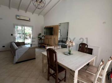 Casa · 109m² · 4 Ambientes · Venta de Casa de 4 Ambientes en Barrio Privado Jardines de Escobar, Escobar