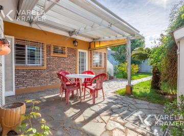 Casa · 131m² · 4 Ambientes · 2 Cocheras · Casa en Venta en San Isidro