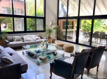 Casa · 395m² · 6 Ambientes · 2 Cocheras · Casa de 6 Ambientes en Barrio Privado Rey Moro, San Isidro