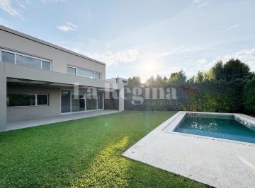 Casa · 300m² · 5 Ambientes · 2 Cocheras · Casa en Venta en Los Sauces, Nordelta, Tigre