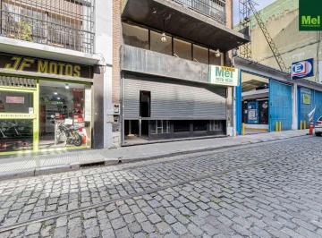 Terreno · 1301m² · Terreno Amplio Lote con Triple Frente en Venta. Monserrat
