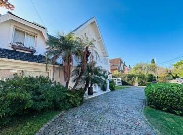 Casa · 450m² · 5 Ambientes · 1 Cochera · San Isidro Chico - Casa en Alquiler - Los Aromos 1200