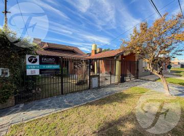 Casa · 130m² · 5 Ambientes · 1 Cochera · Casa en Venta – 5 Ambientes – Ituzaingó Norte