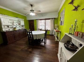 Casa de 5 ambientes, Esteban Echeverría · ¡Venta de Hermoso Chalet en Barrio Residencial de Luis Guillón!