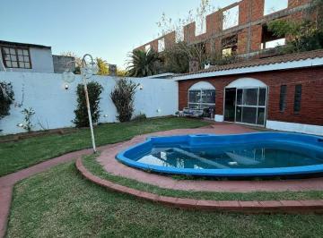Casa · 214m² · 5 Ambientes · 1 Cochera · Casa 5 Ambientes