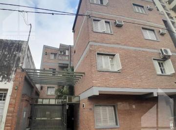 Departamento · 50m² · 2 Ambientes · 1 Cochera · Departamento en Excelente Ubicación con Cochera!