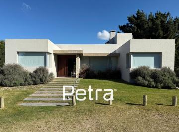Casa · 150m² · 4 Ambientes · Casa en Venta en Costa Esmeralda