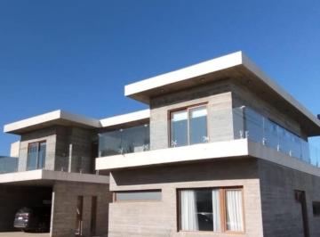 Casa de 6 ambientes, Costa Esmeralda · Ecuestre 398 P/16 Pax C/pileta C/climatizador