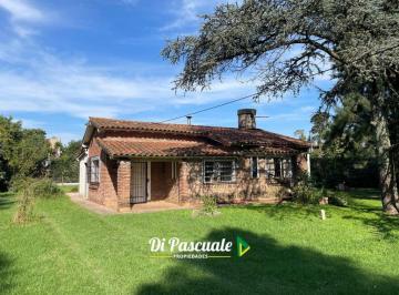 Quinta vacacional · 70m² · 4 Ambientes · Venta Casa Quinta con Parque y Pileta - La Reja Norte